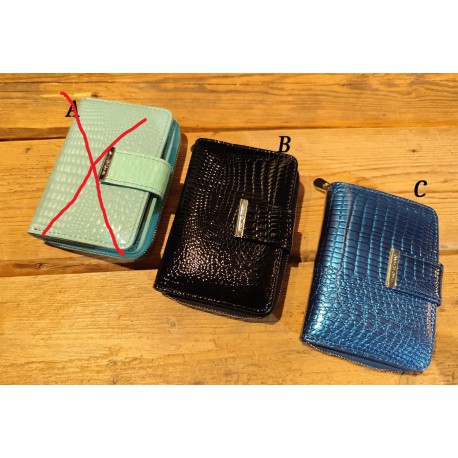 5198 Dámská lakovaná kožená peněženka